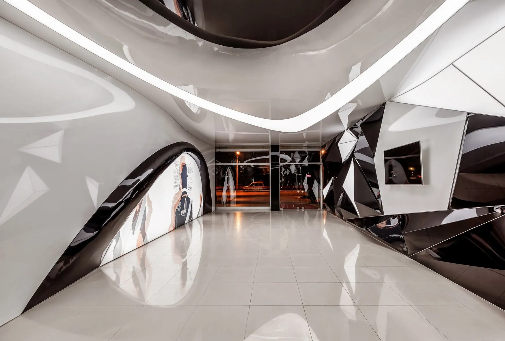 Showroom Gergi Tavan ve Aydınlatma